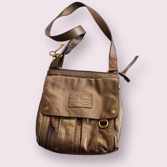 Fossil Crossbody Bag Purse Brown Leather Key Clip inner Pockets Adjustable Strap - Picture 1 of 7